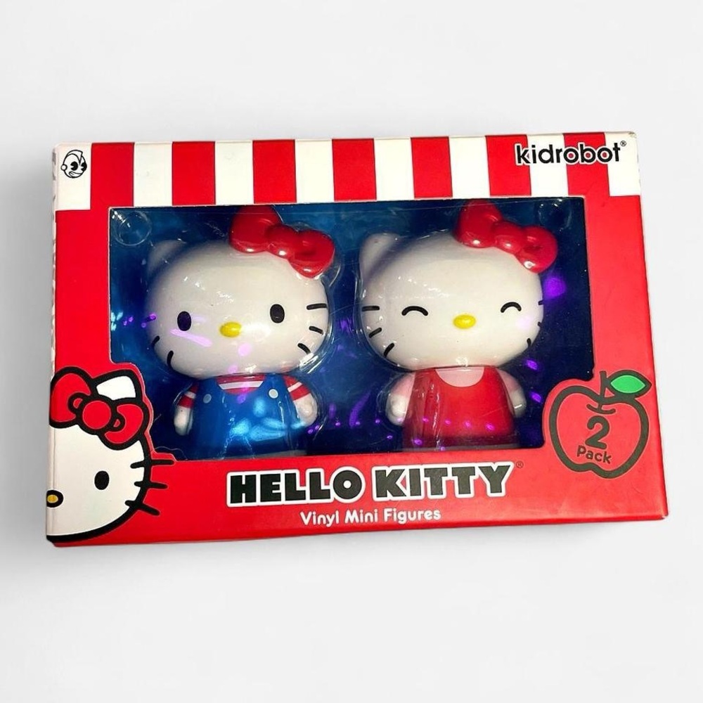 cute Hello Kitty vinyl mini figures - 2 pack 💓
